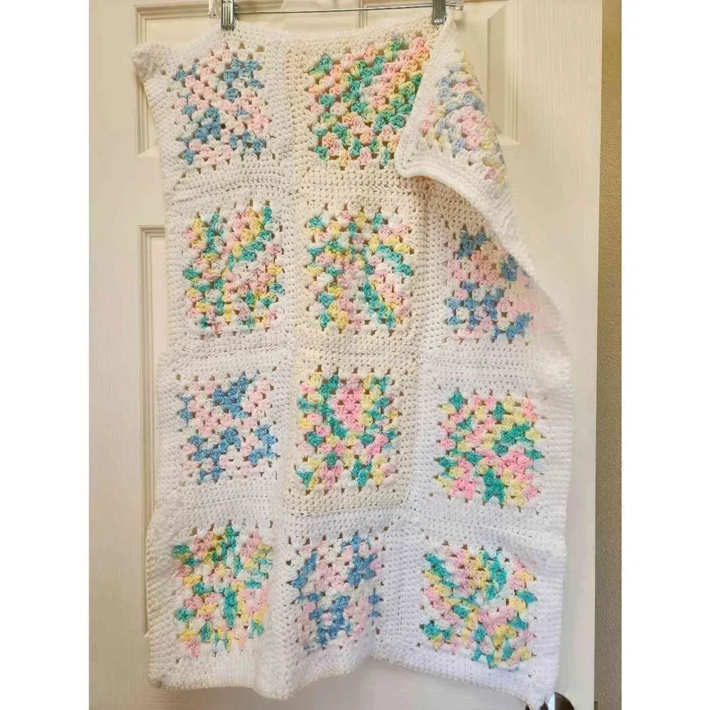Vintage knit baby blanket rectangular crib size cream white pastel pink mint gre